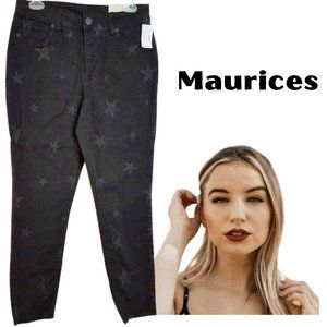 MAURICES High Rise Crop Black Denim Star Jeans - Women's M